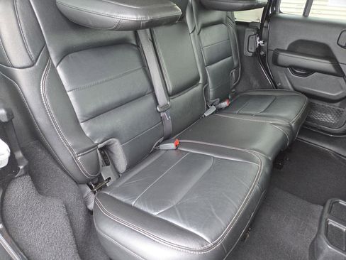 Used 2021 Jeep Wrangler Unlimited Sahara w/ Uconnect 4C Nav & Sound Group AWD/4WD image 16