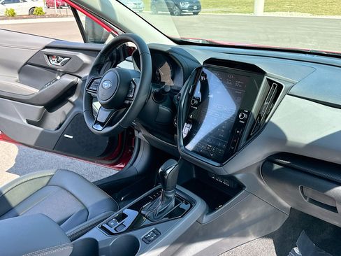 Used 2025 Subaru Crosstrek 2.5i Limited w/ Crosstrek Mirror Package image 5
