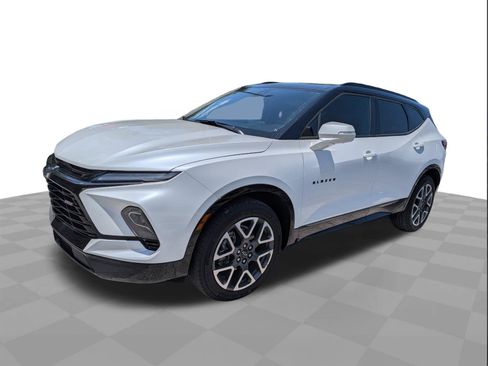 Certified 2024 Chevrolet Blazer RS w/ Driver Confidence II Package FWD image 8