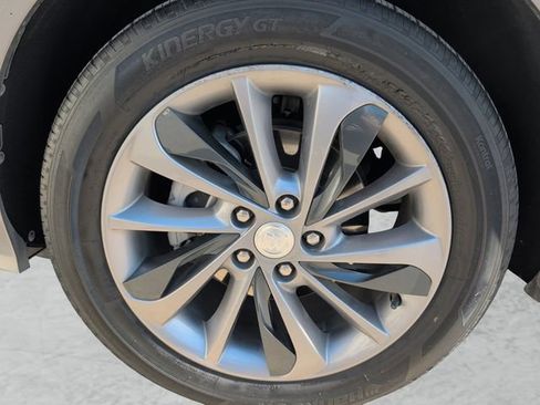 Used 2023 Buick Encore GX Select w/ Sport Touring Package image 23