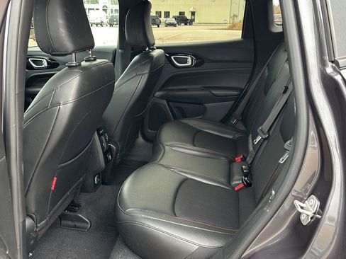 Used 2024 Jeep Compass Trailhawk image 8