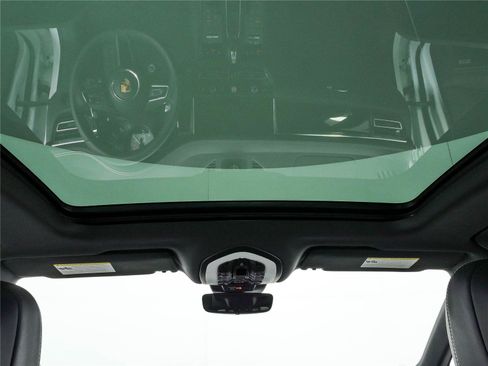 New 2026 Porsche Macan Electric AWD/4WD image 21