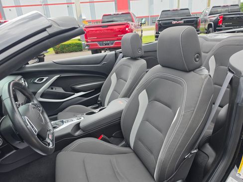 Used 2018 Chevrolet Camaro SS RWD image 15