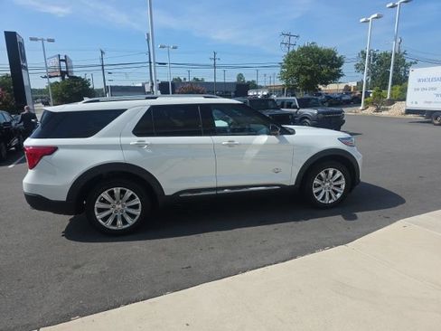 Used 2023 Ford Explorer King Ranch w/ Technology Package AWD/4WD image 9