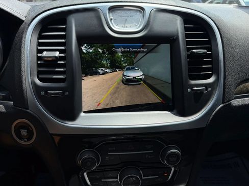 Used 2022 Chrysler 300 Touring L w/ Comfort Group RWD image 28