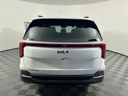 New 2026 Kia Carnival SX Prestige FWD image 4