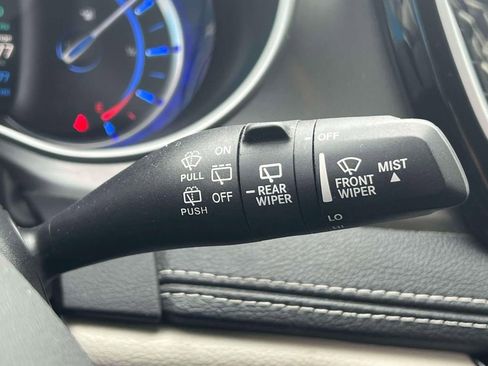 Used 2022 Chrysler Pacifica Touring-L FWD image 26