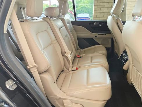 Used 2021 Lincoln Aviator 2WD image 17