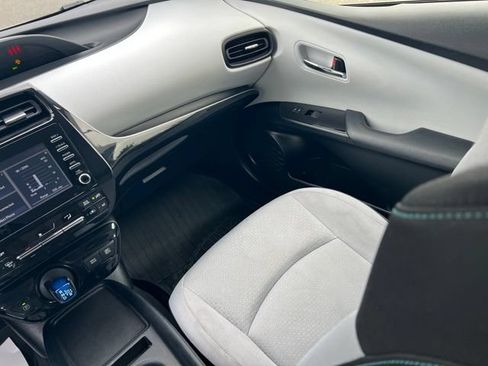 Used 2020 Toyota Prius LE AWD/4WD image 13