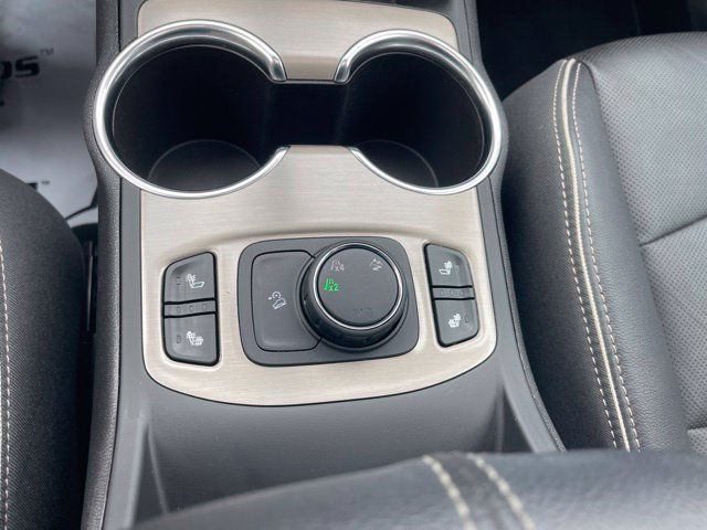 Used 2018 GMC Terrain Denali w/ LPO, 'HIT The Road' Package AWD/4WD image 10
