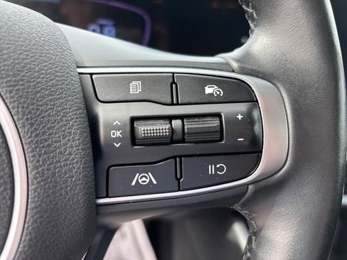 Used 2023 Kia Sportage EX image 16