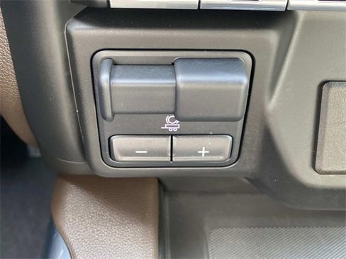 Used 2022 GMC Sierra 3500 Denali w/ Denali Ultimate Package image 27