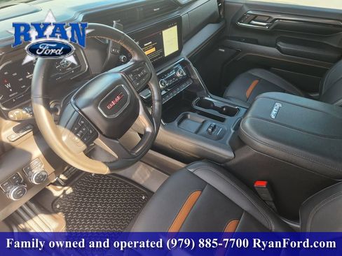 Used 2024 GMC Sierra 2500 AT4 w/ AT4 Premium Plus Package AWD/4WD image 17