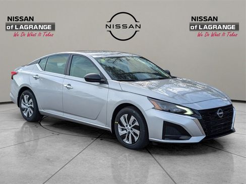 New 2025 Nissan Altima 2.5 S image 3