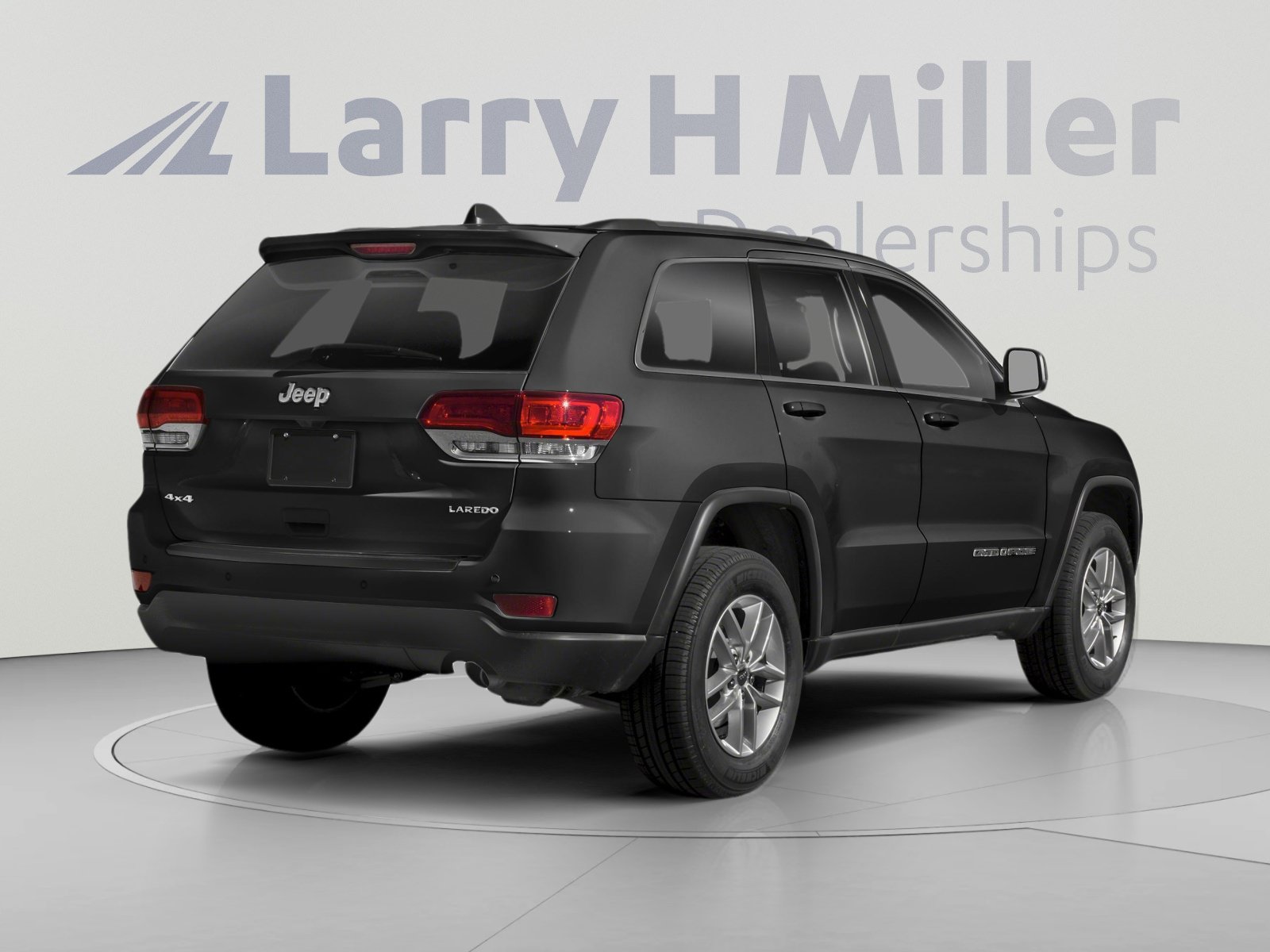 Used 2018 Jeep Grand Cherokee Altitude AWD/4WD image 2