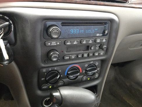 Used 2003 Chevrolet Malibu LS FWD image 19