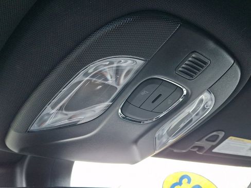 Used 2023 Jeep Compass Latitude image 32