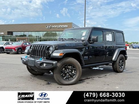 Used 2023 Jeep Wrangler Unlimited AWD/4WD image 1