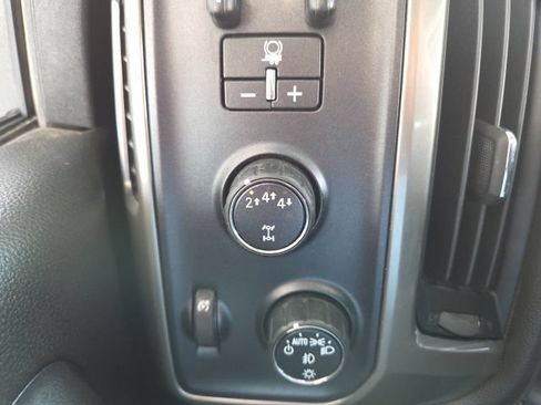 Used 2018 Chevrolet Silverado 2500 High Country AWD/4WD image 13