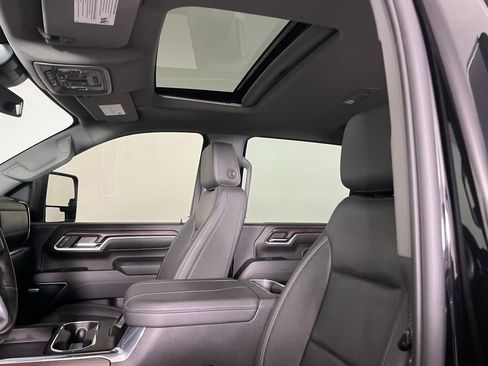 Used 2024 GMC Sierra 2500 SLT w/ SLT Premium Package image 25