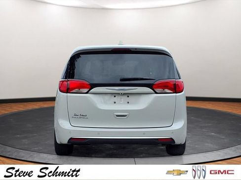 Used 2020 Chrysler Pacifica Touring w/ Tire & Wheel Group FWD image 23