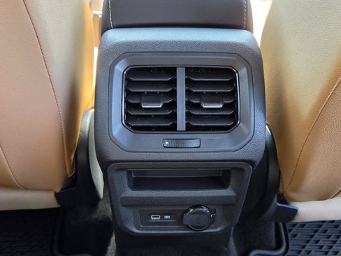 Certified 2023 Volkswagen Tiguan SE R-Line FWD image 56