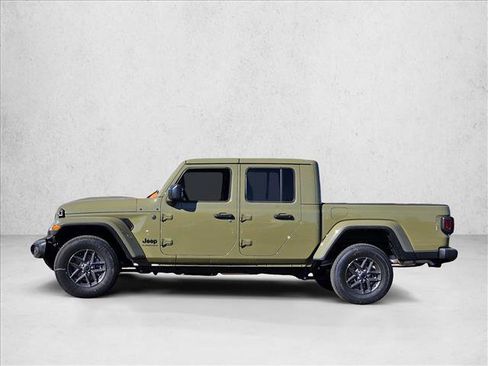 New 2025 Jeep Gladiator Sport image 5