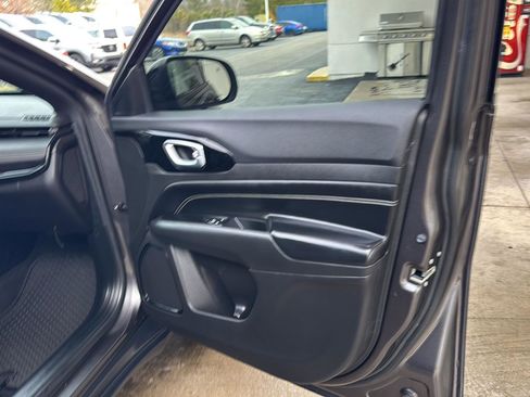 Used 2022 Jeep Compass Altitude w/ Convenience Group image 12