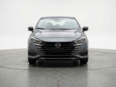 Used 2025 Nissan Versa SV image 2