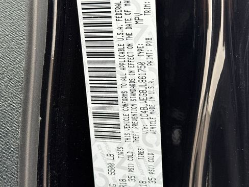 Used 2018 Jeep Wrangler Unlimited Sahara AWD/4WD image 31