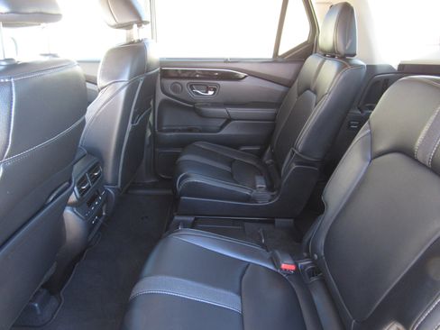 Certified 2025 Honda Pilot EX-L image 16