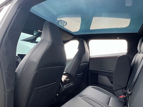 Used 2024 Tesla Cybertruck AWD Crew Cab image 22