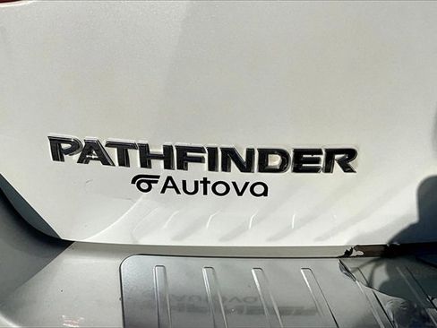 Used 2018 Nissan Pathfinder SL image 33