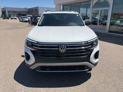 New 2026 Volkswagen Atlas Peak Edition AWD/4WD image 2