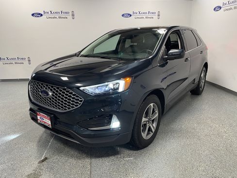 Used 2023 Ford Edge SEL w/ Convenience Package image 3