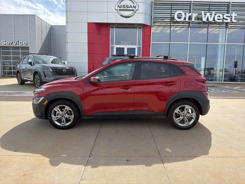 Used 2022 Hyundai Kona SEL image 2