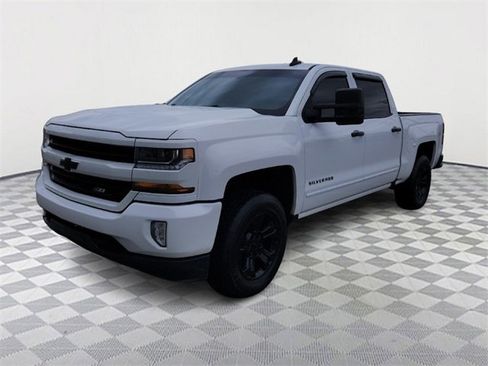 Used 2018 Chevrolet Silverado 1500 LT w/ All Star Edition image 3