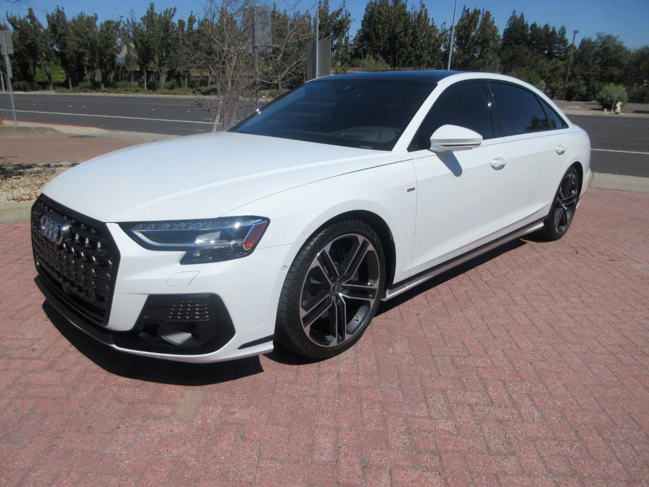 Used 2025 Audi A8 L 3.0T w/ EXECUTIVE PACKAGE w/ Executive Package AWD/4WD image 1