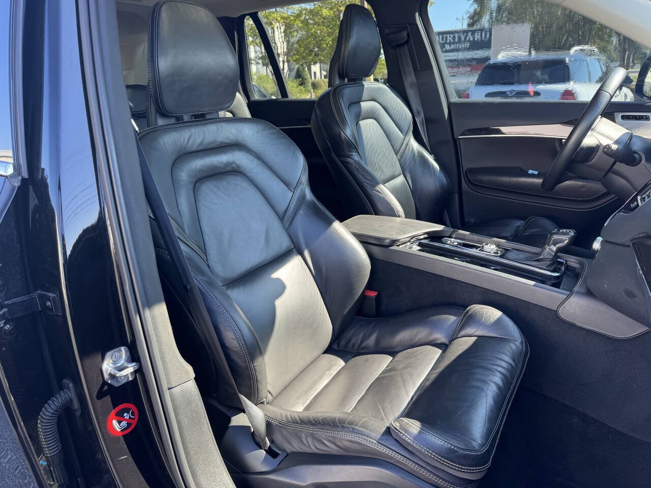 Used 2017 Volvo XC90 T6 Momentum AWD/4WD image 10