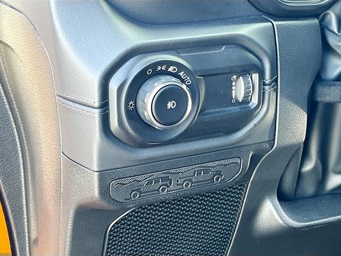 Used 2025 Jeep Wrangler Sahara image 10