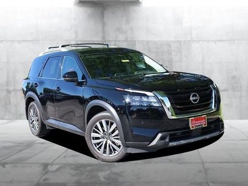 Certified 2025 Nissan Pathfinder SL w/ SL Premium Package FWD image 2