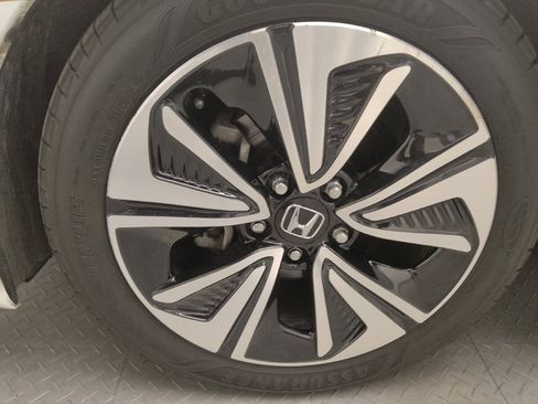 Used 2018 Honda Civic EX-T image 31