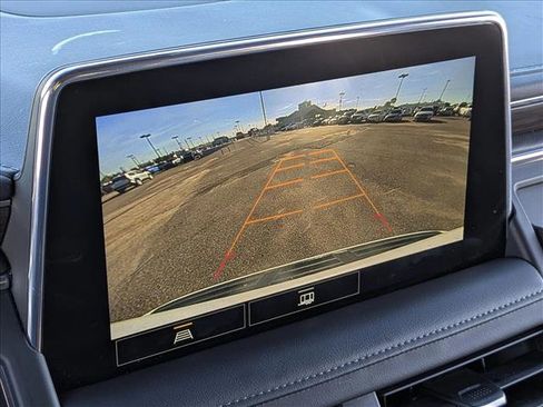 Used 2021 Chevrolet Suburban LT image 12