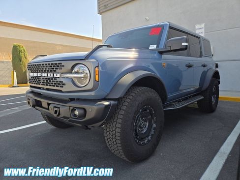 Used 2025 Ford Bronco Badlands AWD/4WD image 2
