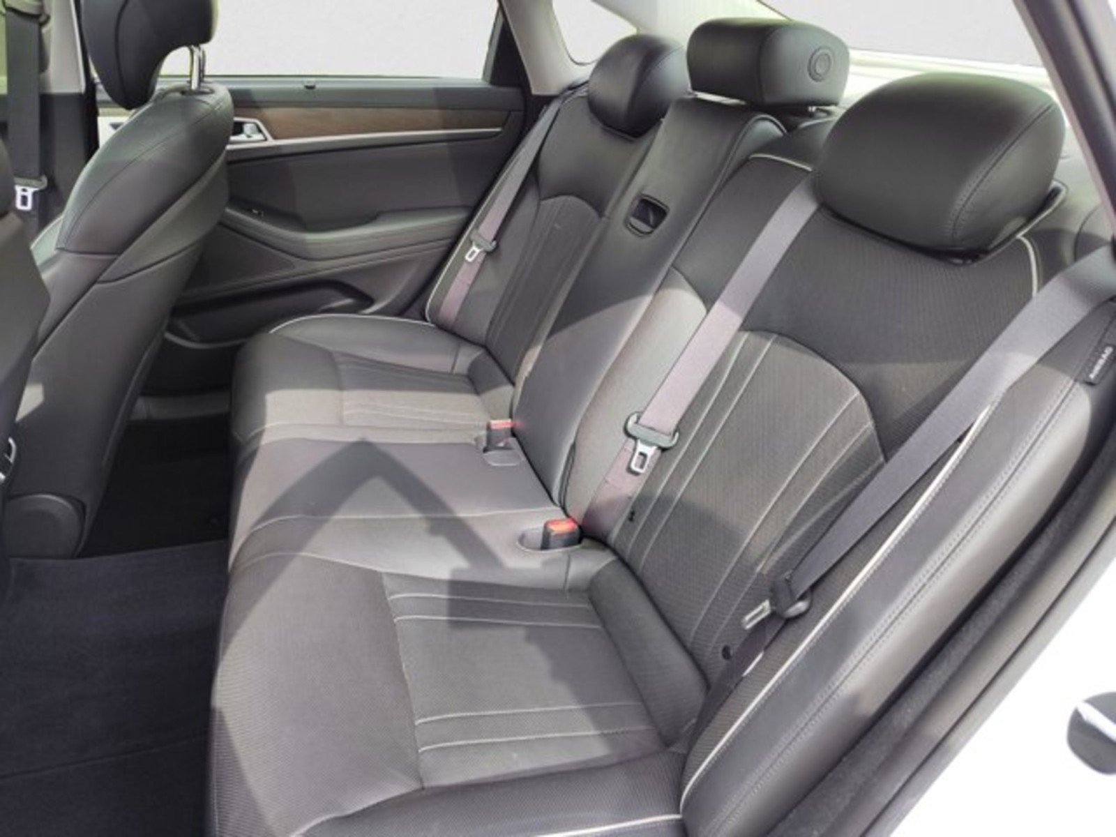 Used 2015 Hyundai Genesis 5.0 RWD image 19