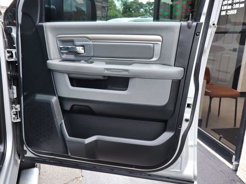 Used 2018 RAM 1500 Big Horn AWD/4WD image 43