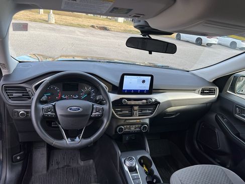 Used 2022 Ford Escape SE w/ SE Sport Appearance Package image 11