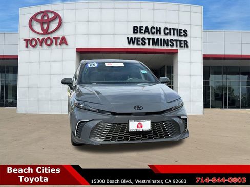 Certified 2025 Toyota Camry SE w/ Convenience Package FWD image 3