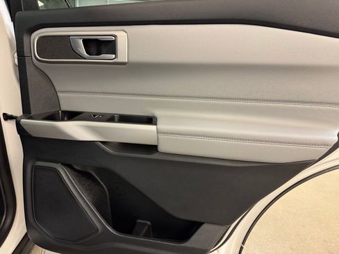 Used 2023 Ford Explorer XLT w/ Equipment Group 202A image 27