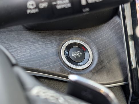 Used 2021 Jeep Grand Cherokee L Limited image 20